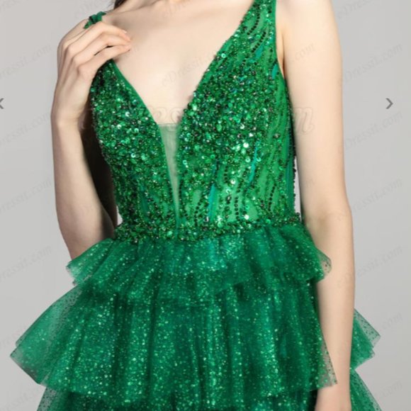 Green V-Cut Beaded Shiny Layers Party Cake Dress - Like New - Picture 2 of 11